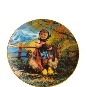 M.J. Hummel & Danbury Mint 8" Collectible Plate "Feeding Time" (limited)